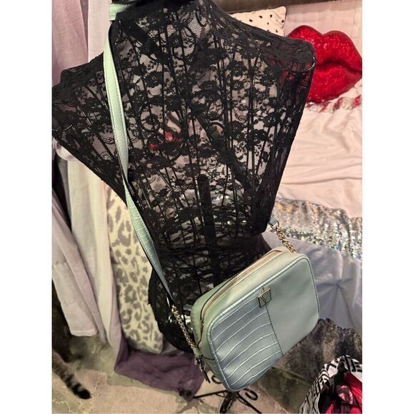 Victorias secret VS the Victoria top zip crossbody bag purse pocketbook green